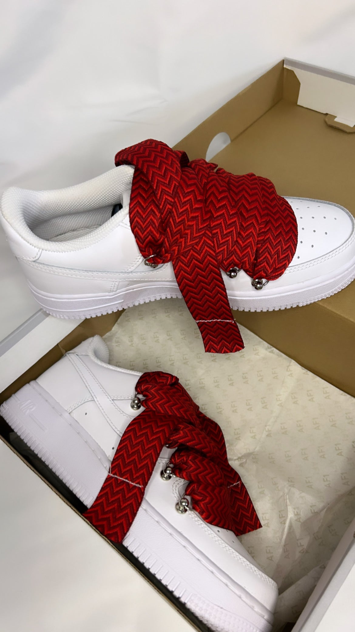 Air Force 1’07 red flat laces