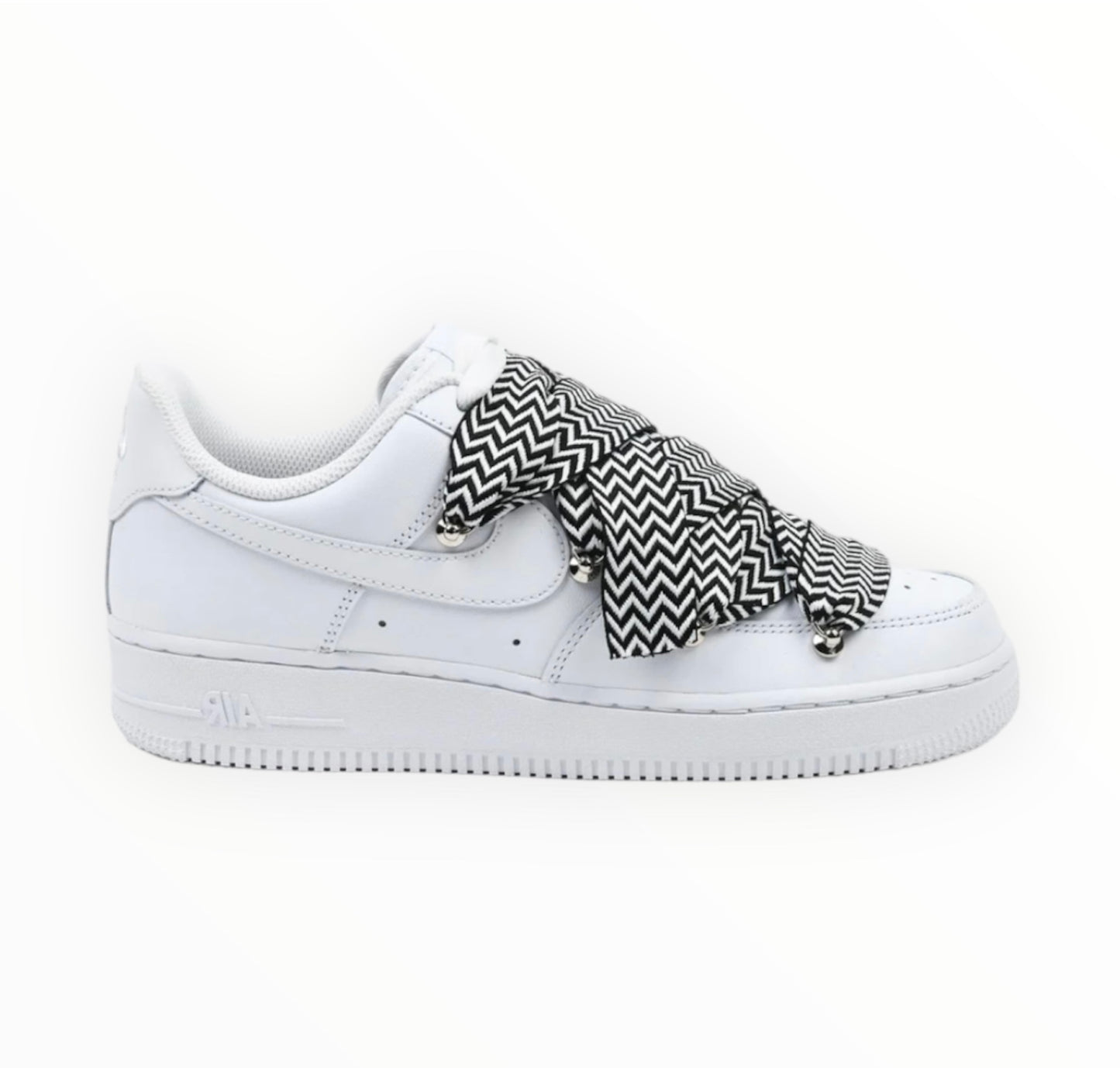 Air Force 1’07 black and white flat laces