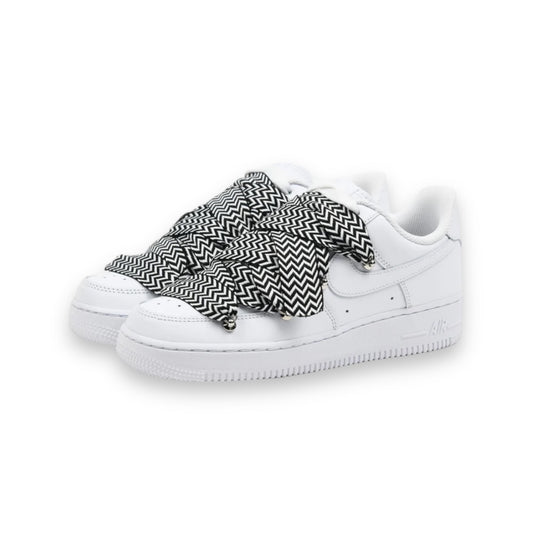 Air Force 1’07 black and white flat laces